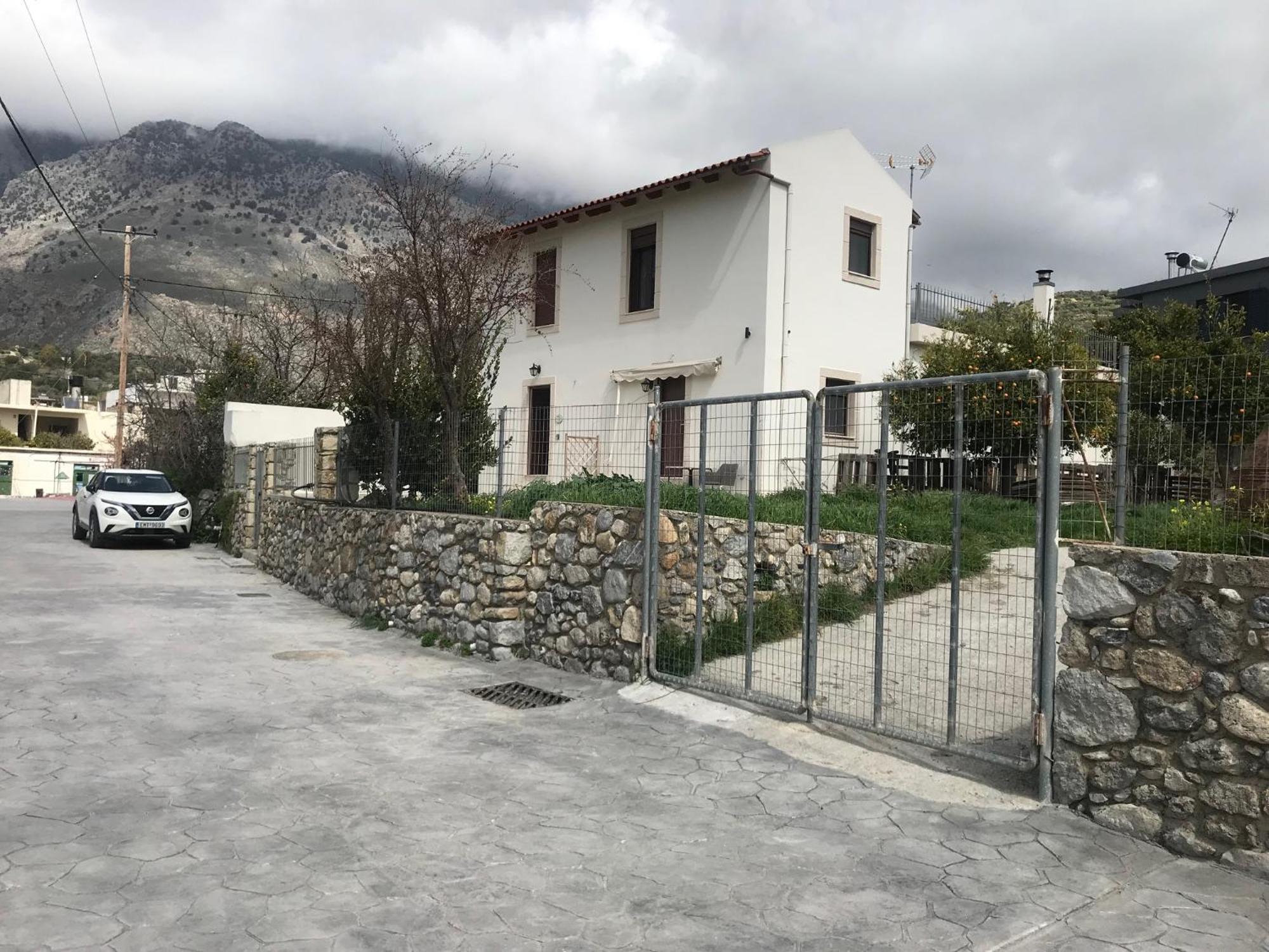 Papa-Antonis Stone House Villa Zaros Bagian luar foto